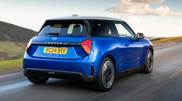 Mini Cooper SE – rear